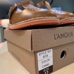 New in Box Famous Childrens Shoe Maker L’Amour T-Strap Maryjane Little Girls 13